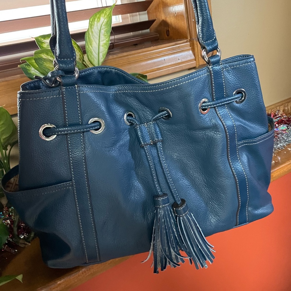 TIGNANELLO LARGE BLUE TASSEL PURSE.